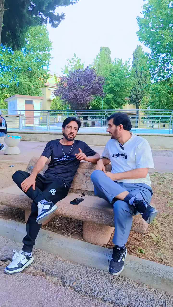 @Ismail Khan 🇮🇹