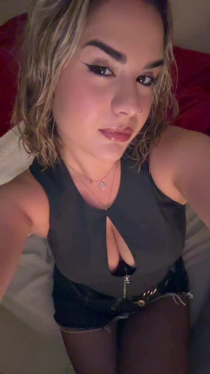 @elena.
