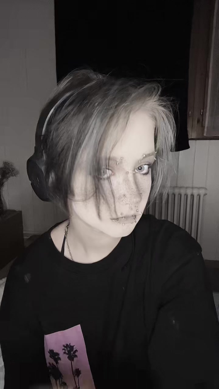 @𝕊𝕙𝕖𝕝𝕝𝕪 𝕚𝕟 𝕓𝕝𝕒𝕔𝕜