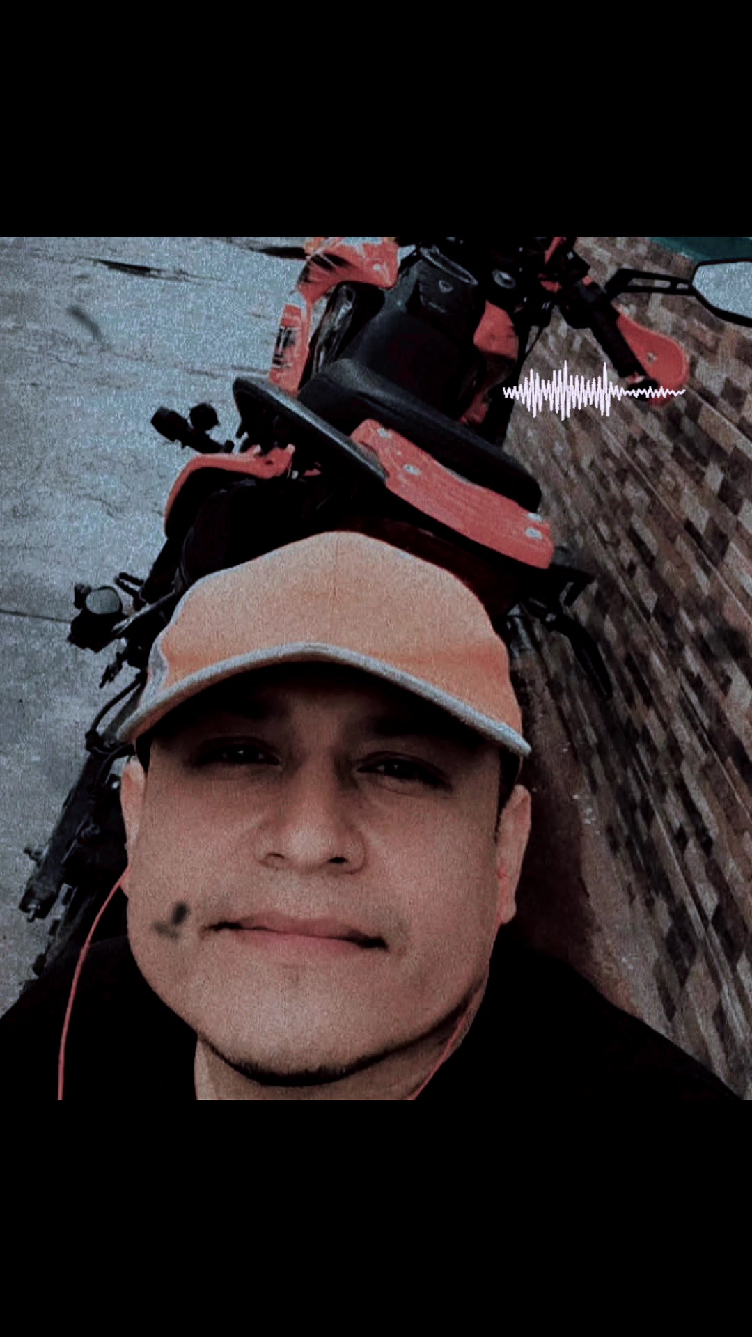 @Larvo