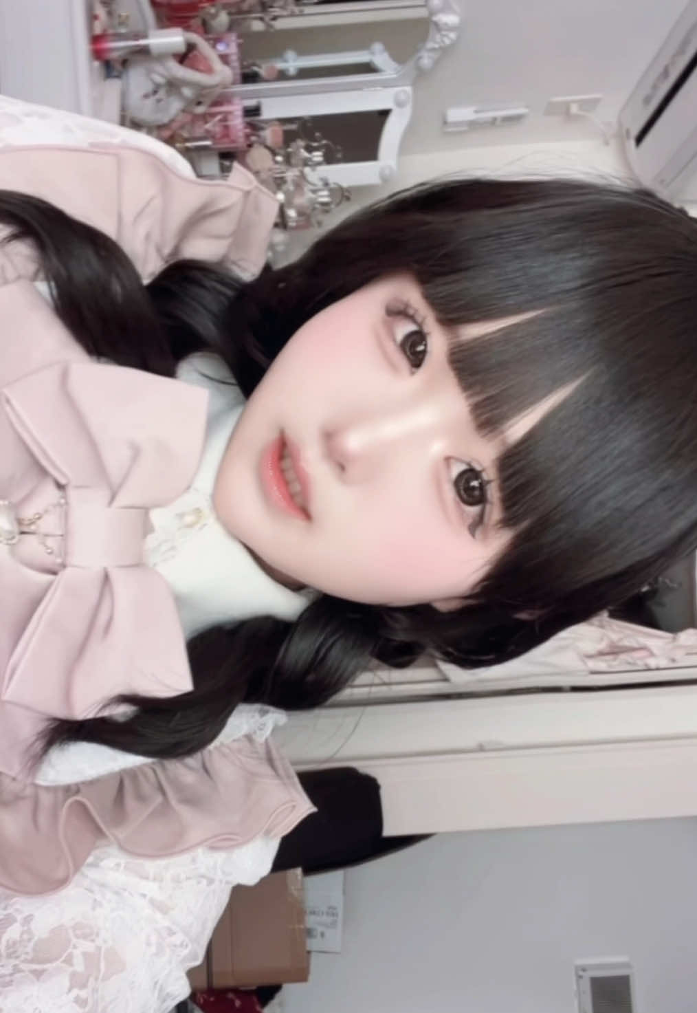 @もにもに