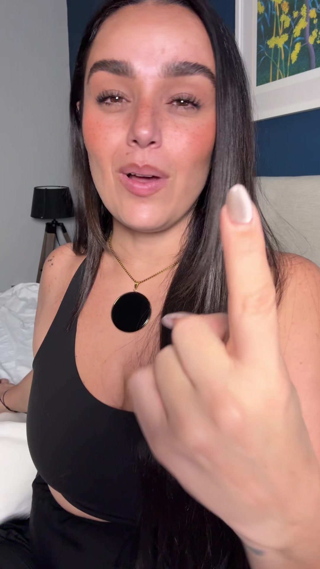 @monicamakaco