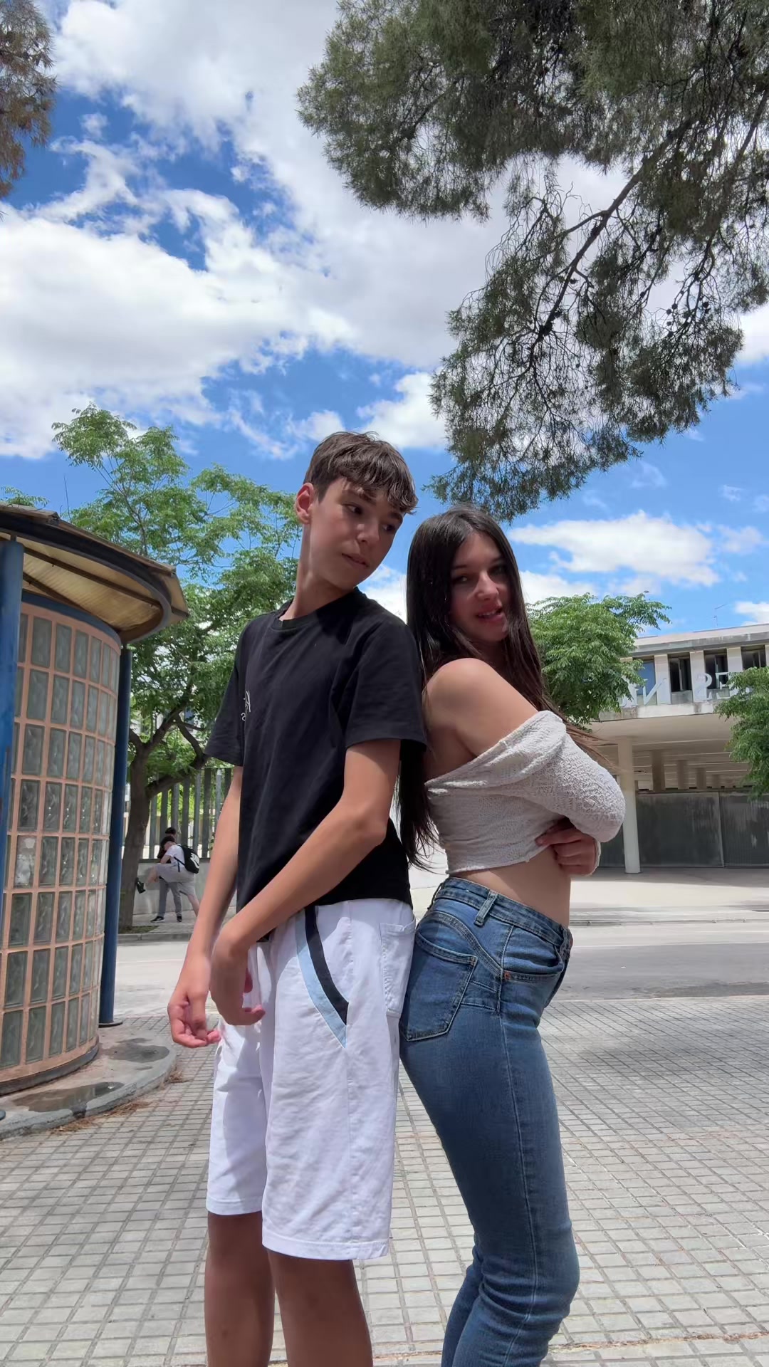 @️