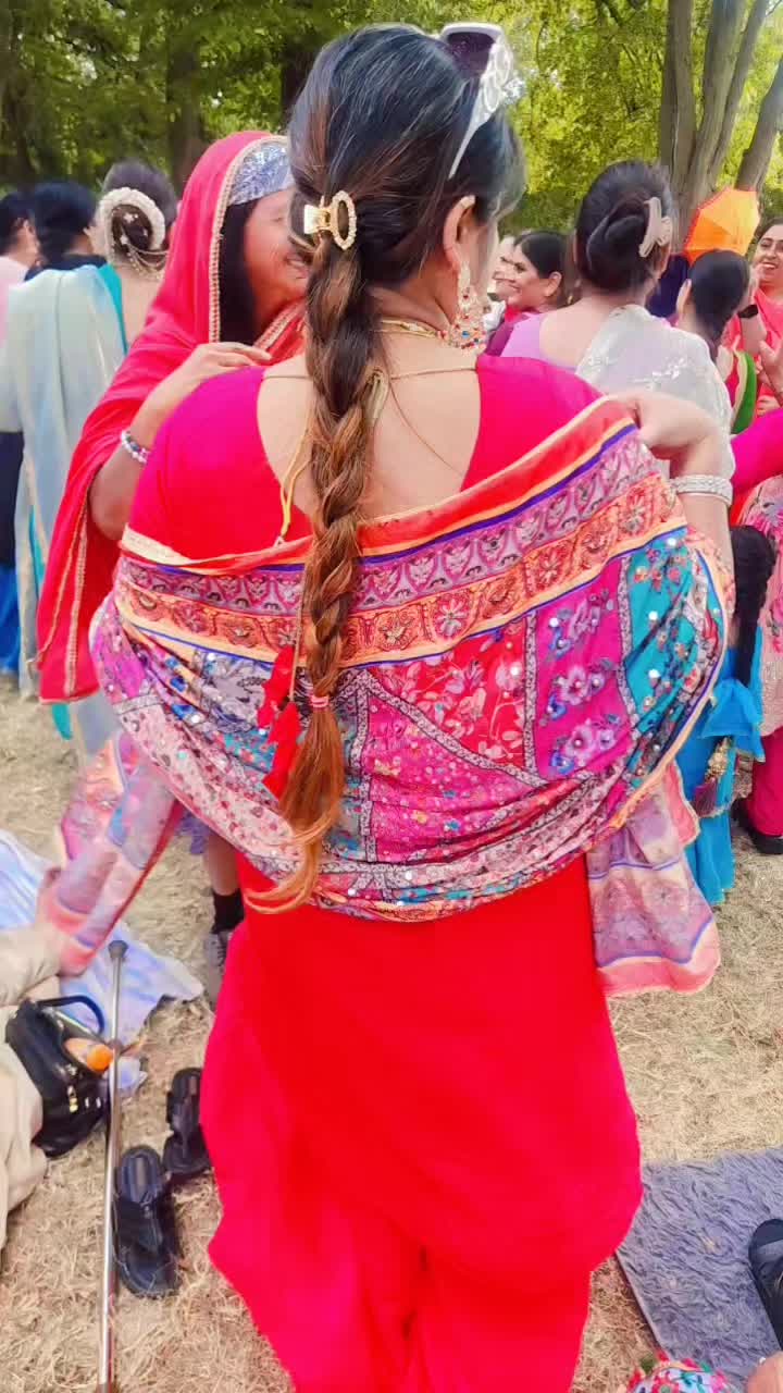 @MAAHI NEGI 👸
