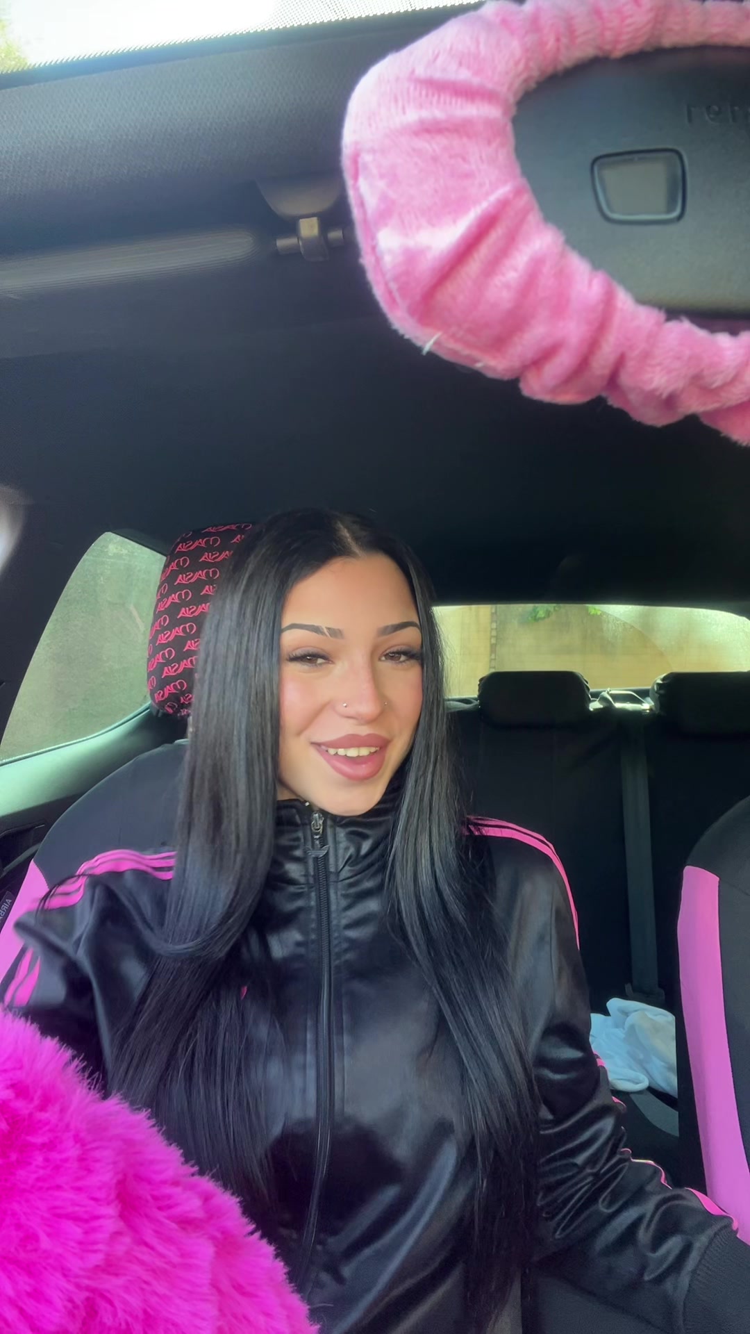 @𝑚 𝑒 𝑟 𝑦🦂