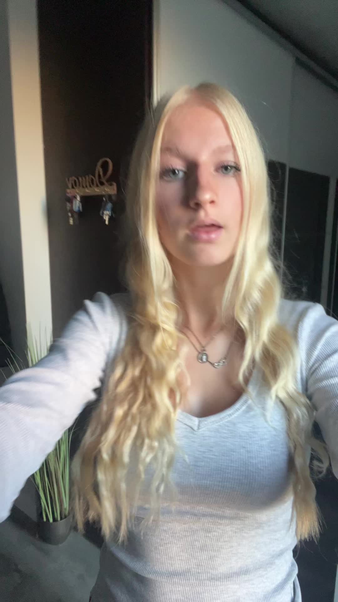 @𝒩𝑒𝓁𝓁🦢