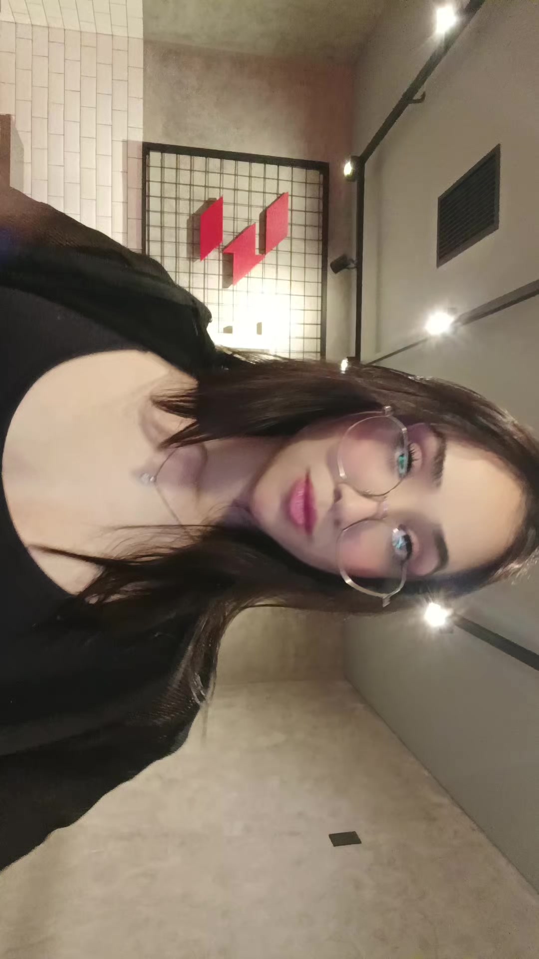 @user44256008411