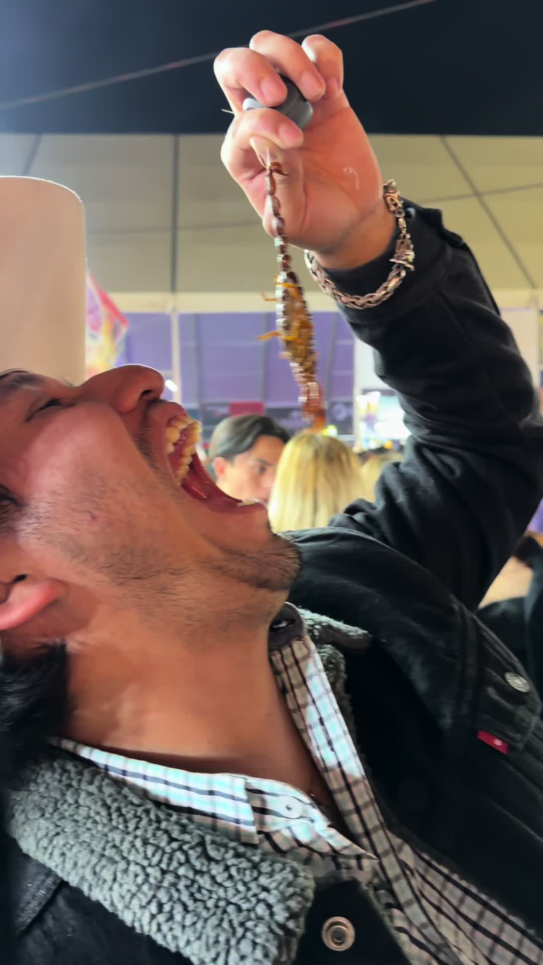 @Carlos_Gonzáleza