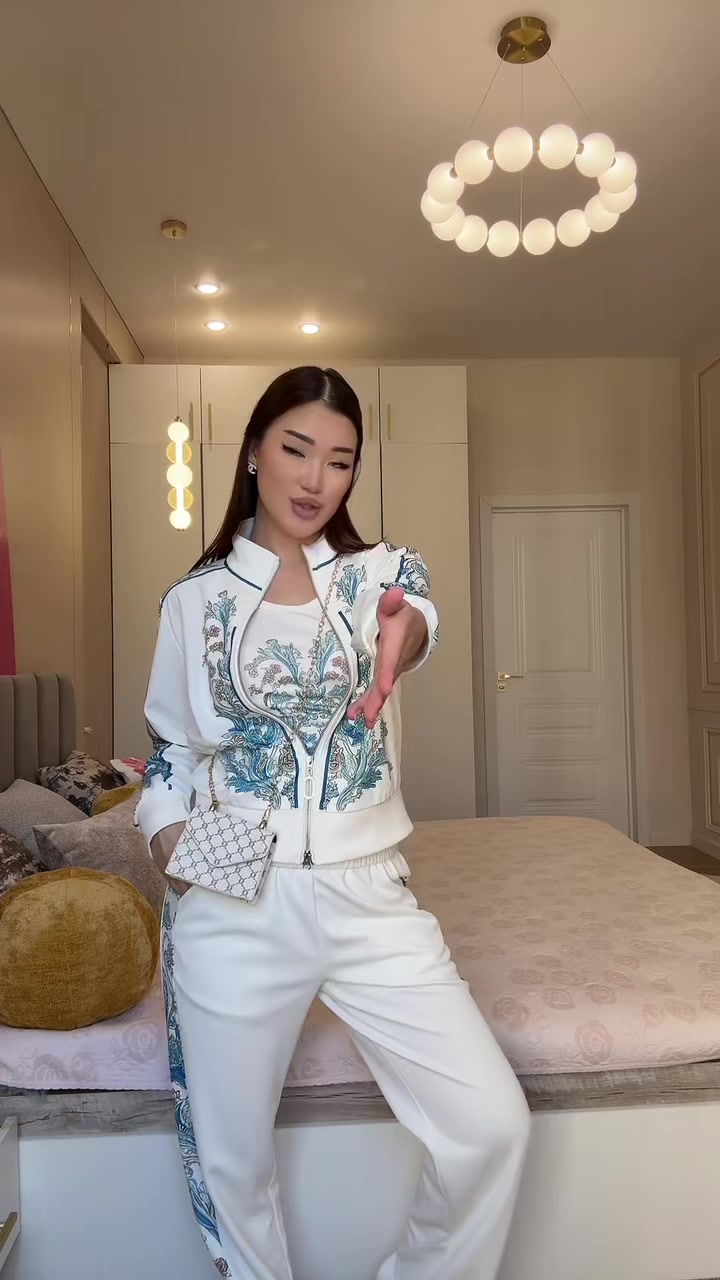 @Аида