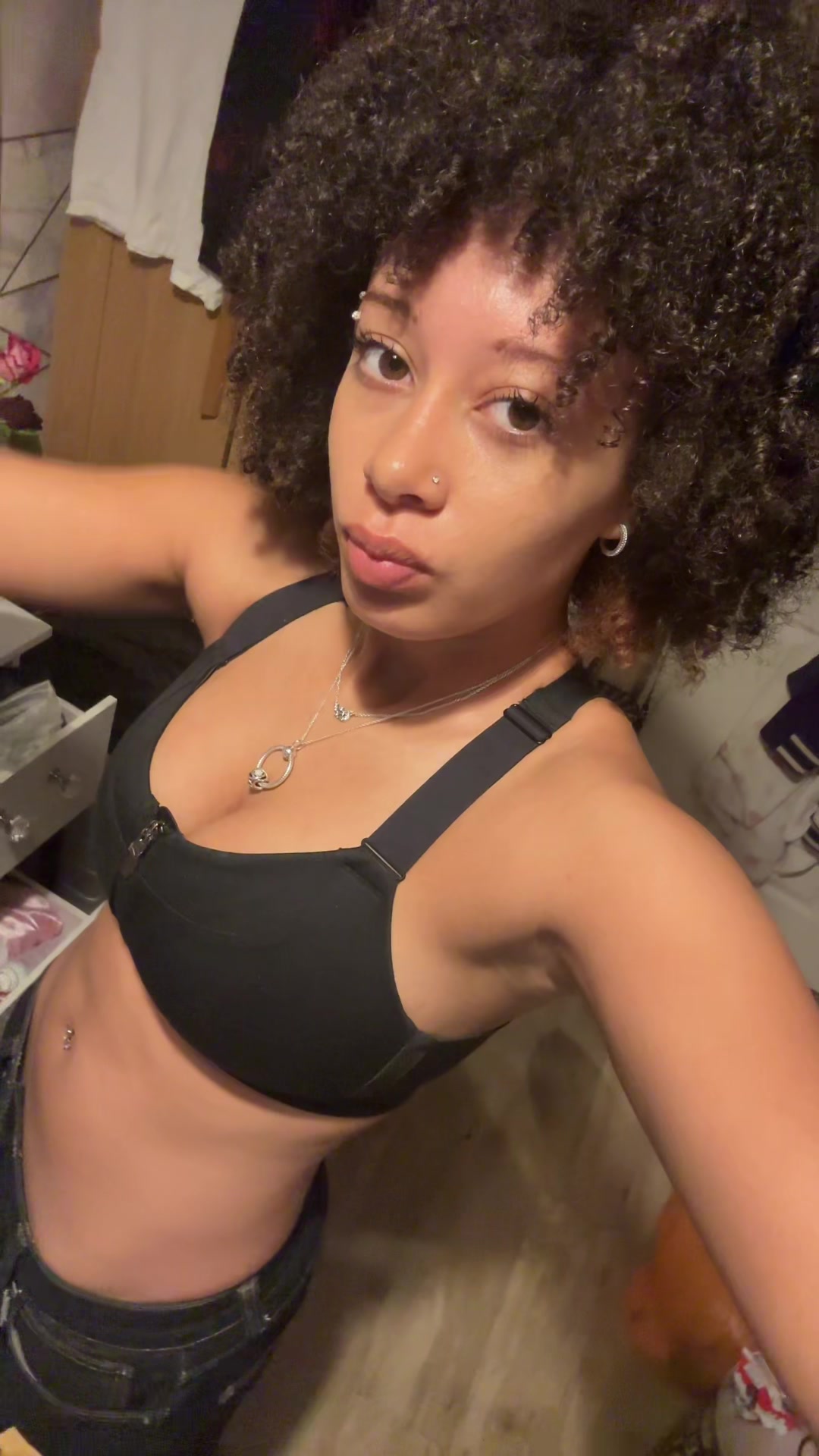 @roxannee