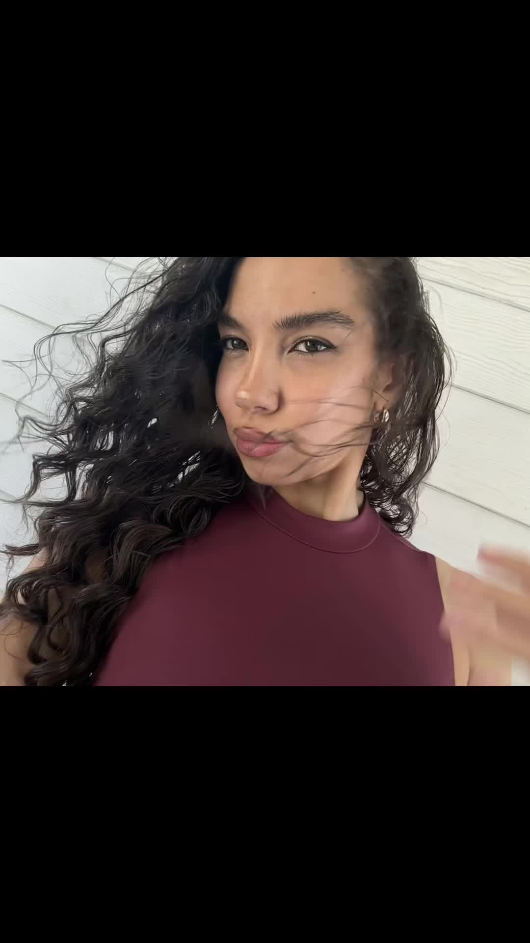 @curvedbydi