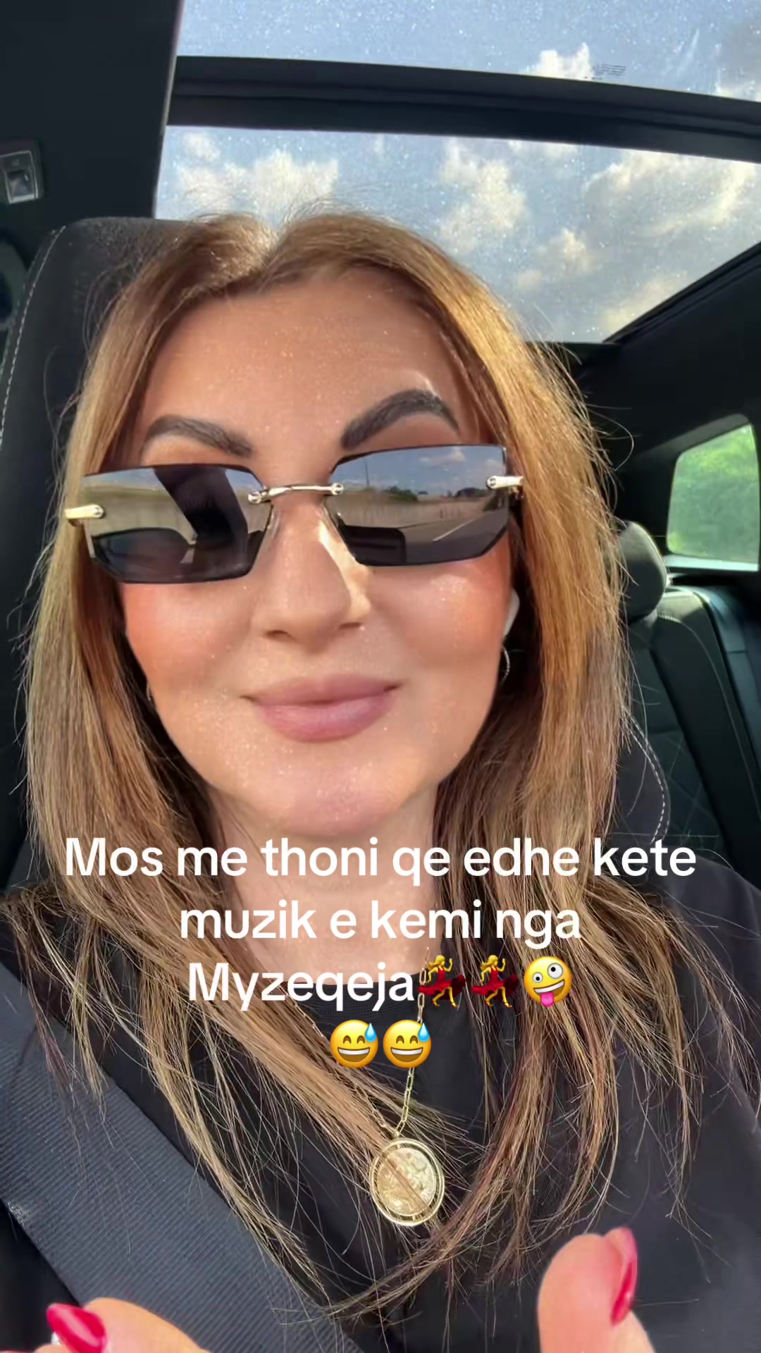 @Esmi.