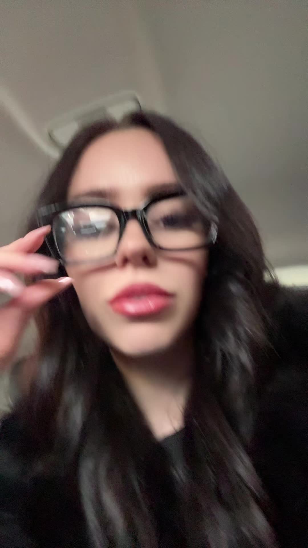 @laura