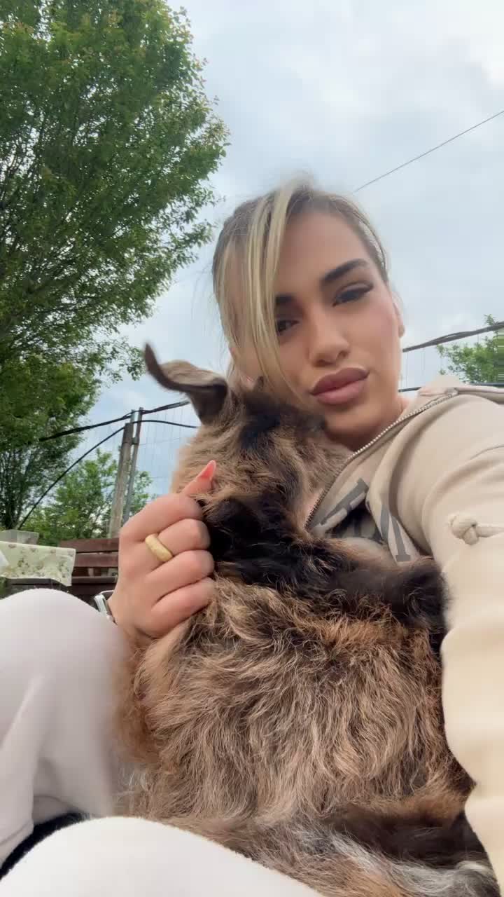 @Larisa Maria