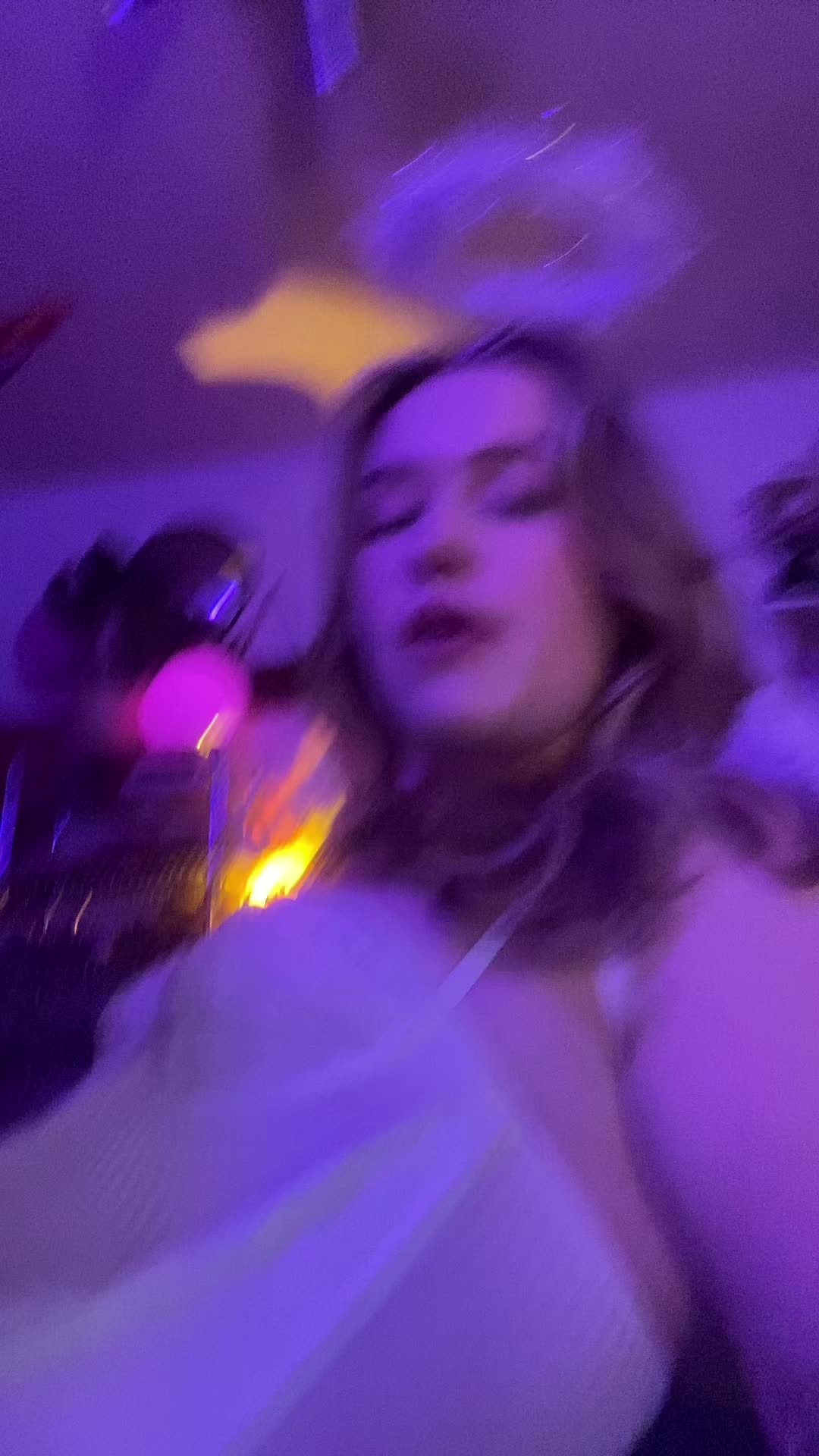 @Aimée <33