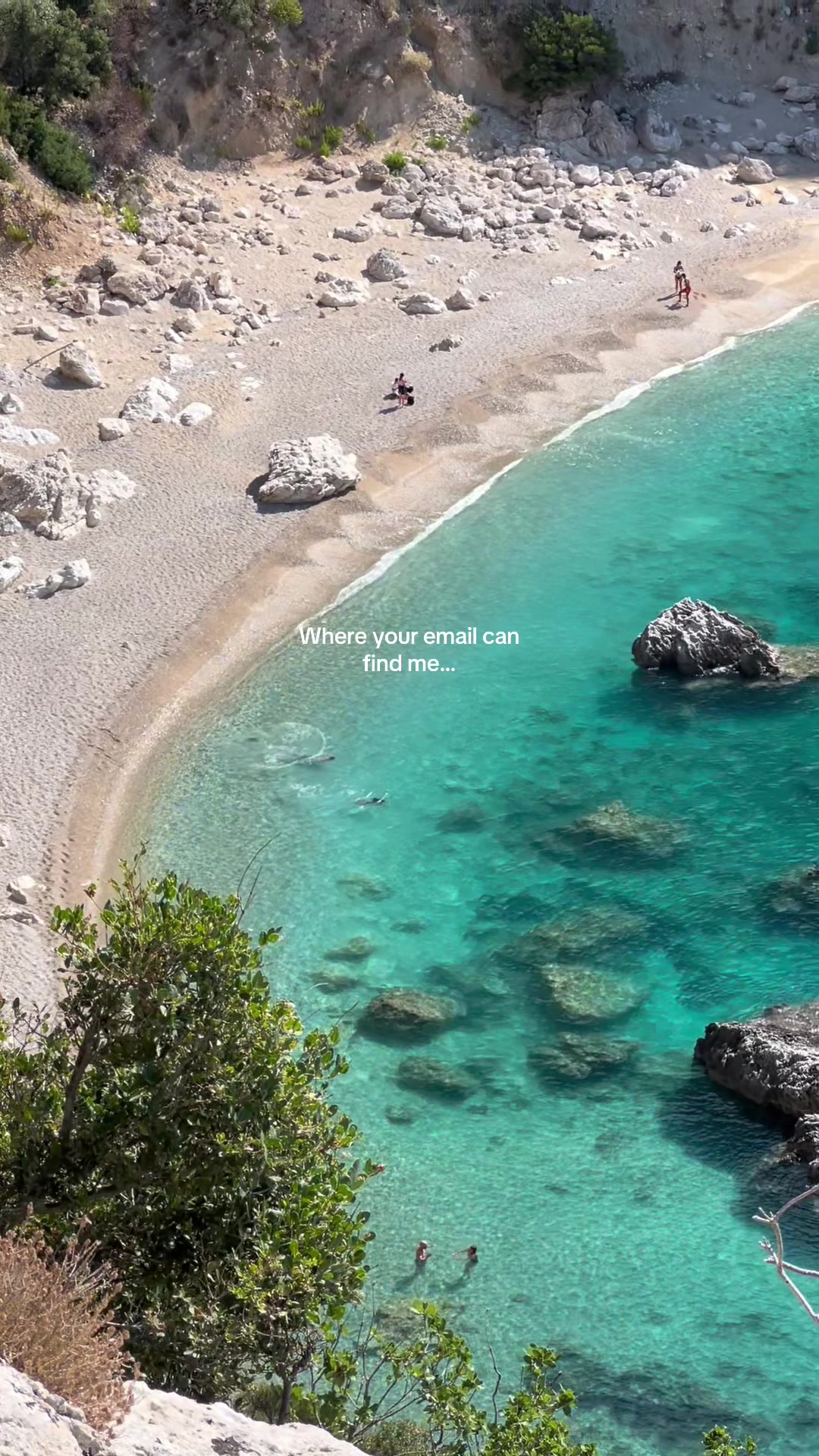 @Aimee Bell - Travel & Life