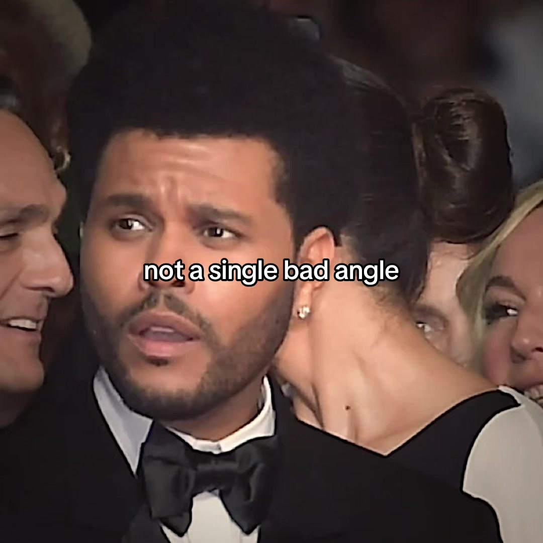 @⃟