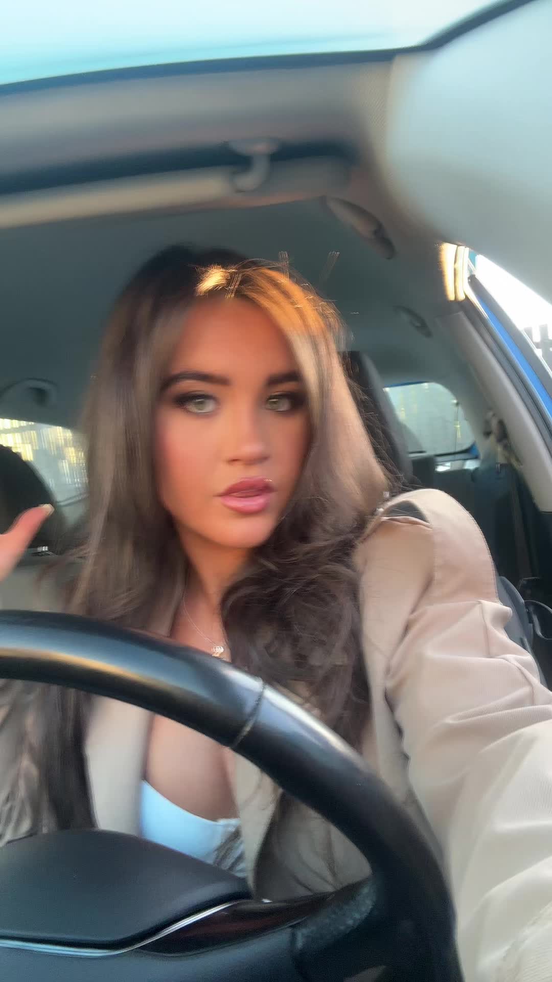 @𝒮𝓀𝓎𝑒𝐿𝑜𝓊𝒾𝓈𝑒 ☁️