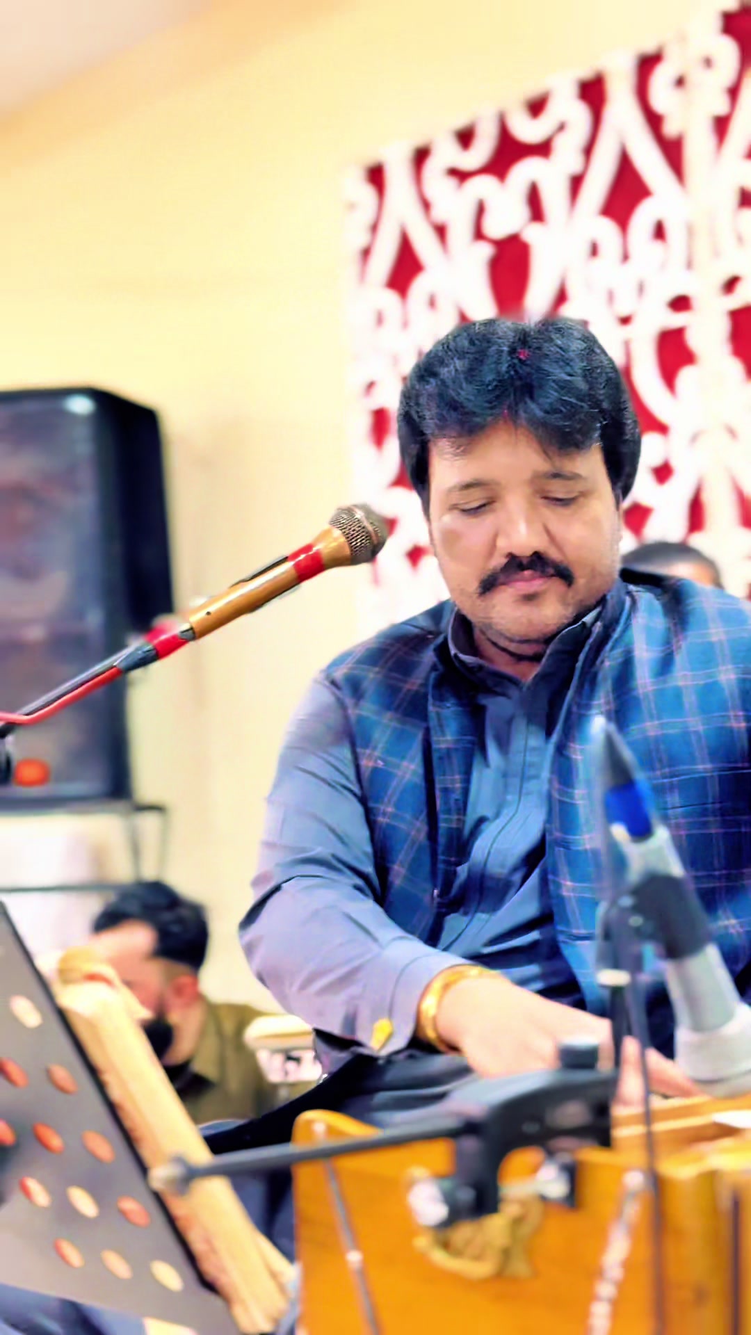 @Fan Naeem Hazarvi
