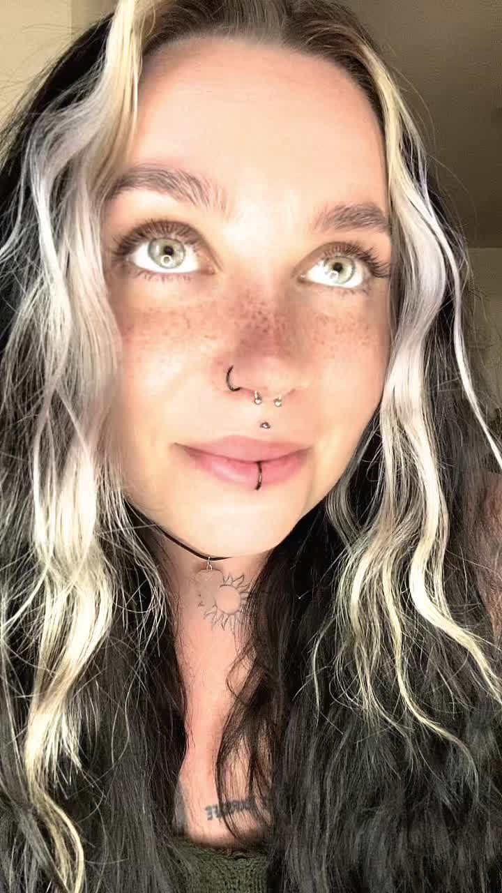 @Chrissy 🔮🕉