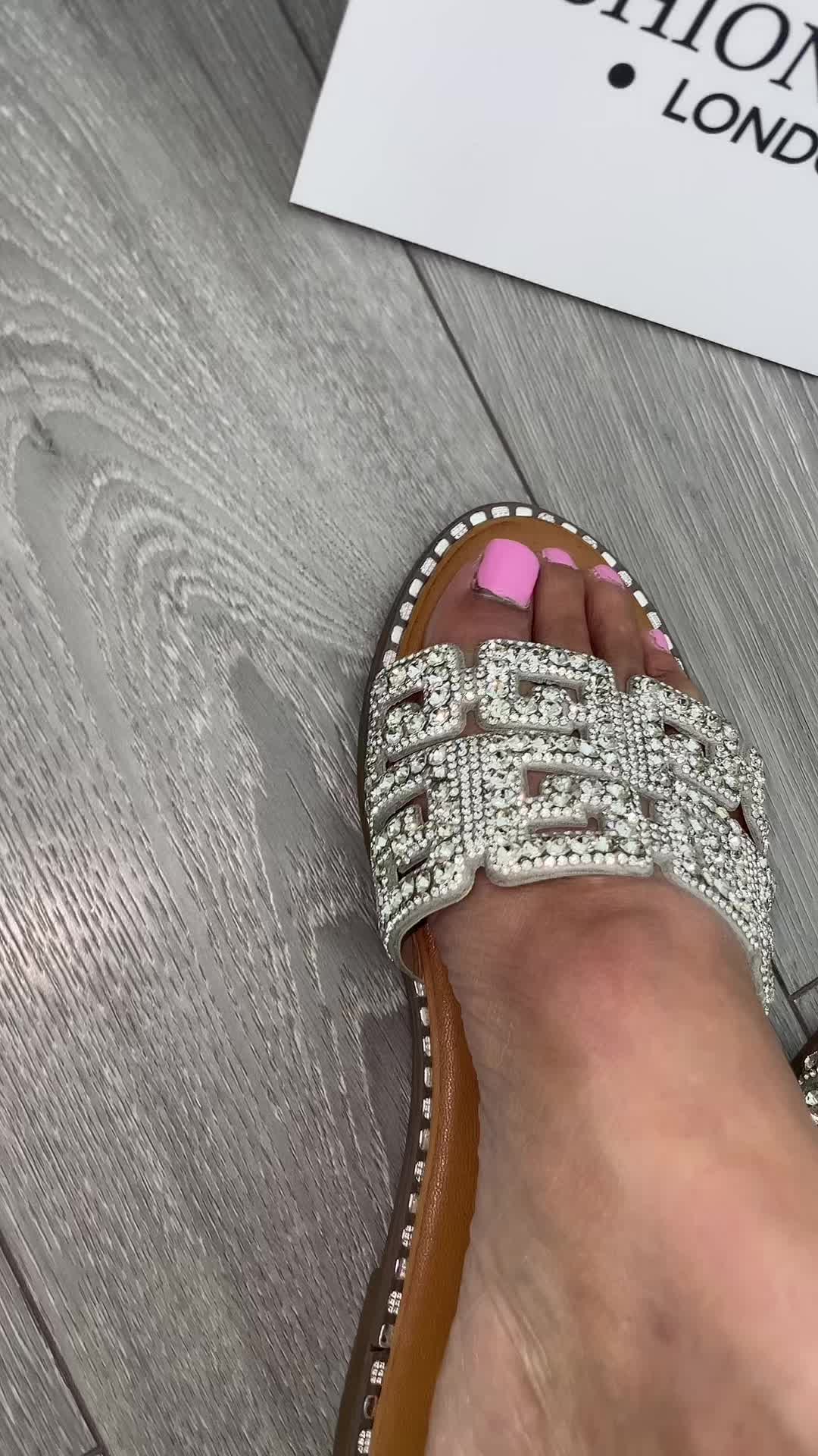 @FashionWorldLondon