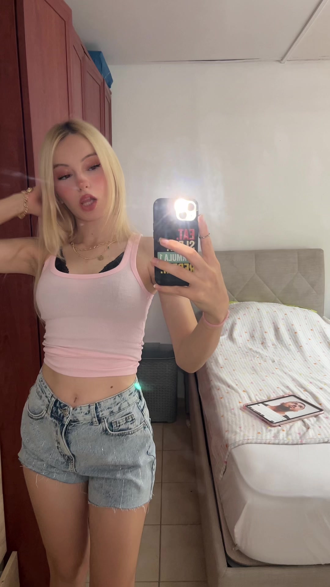 @Ayşenur