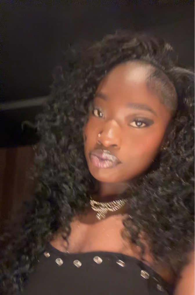 @MERCEDES KITOKO