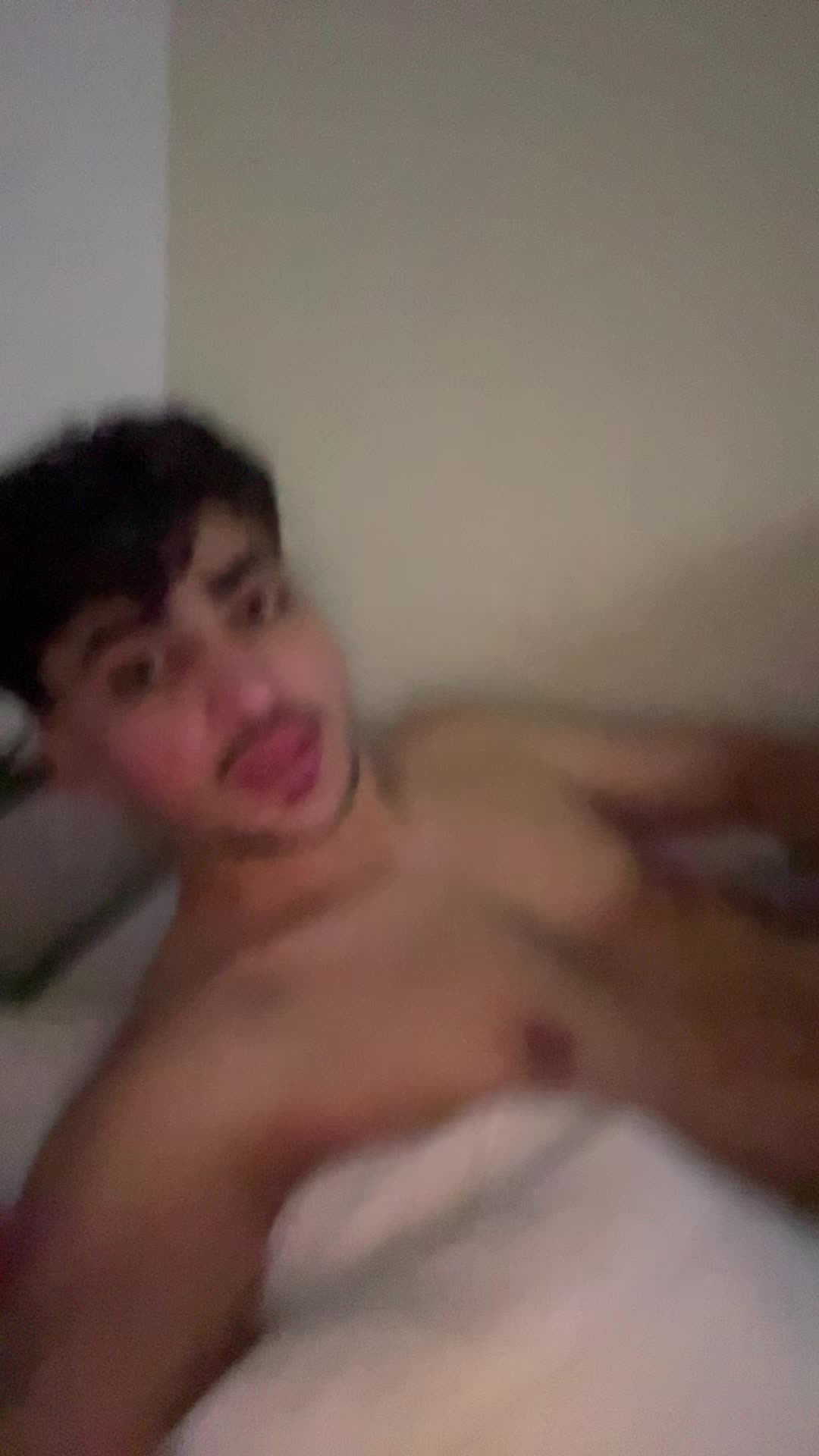 @🍍