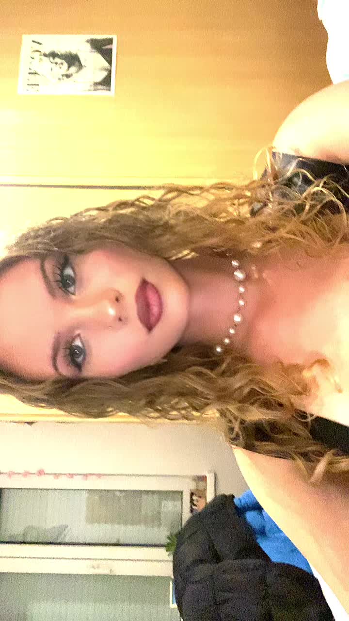 @Stella 🦋