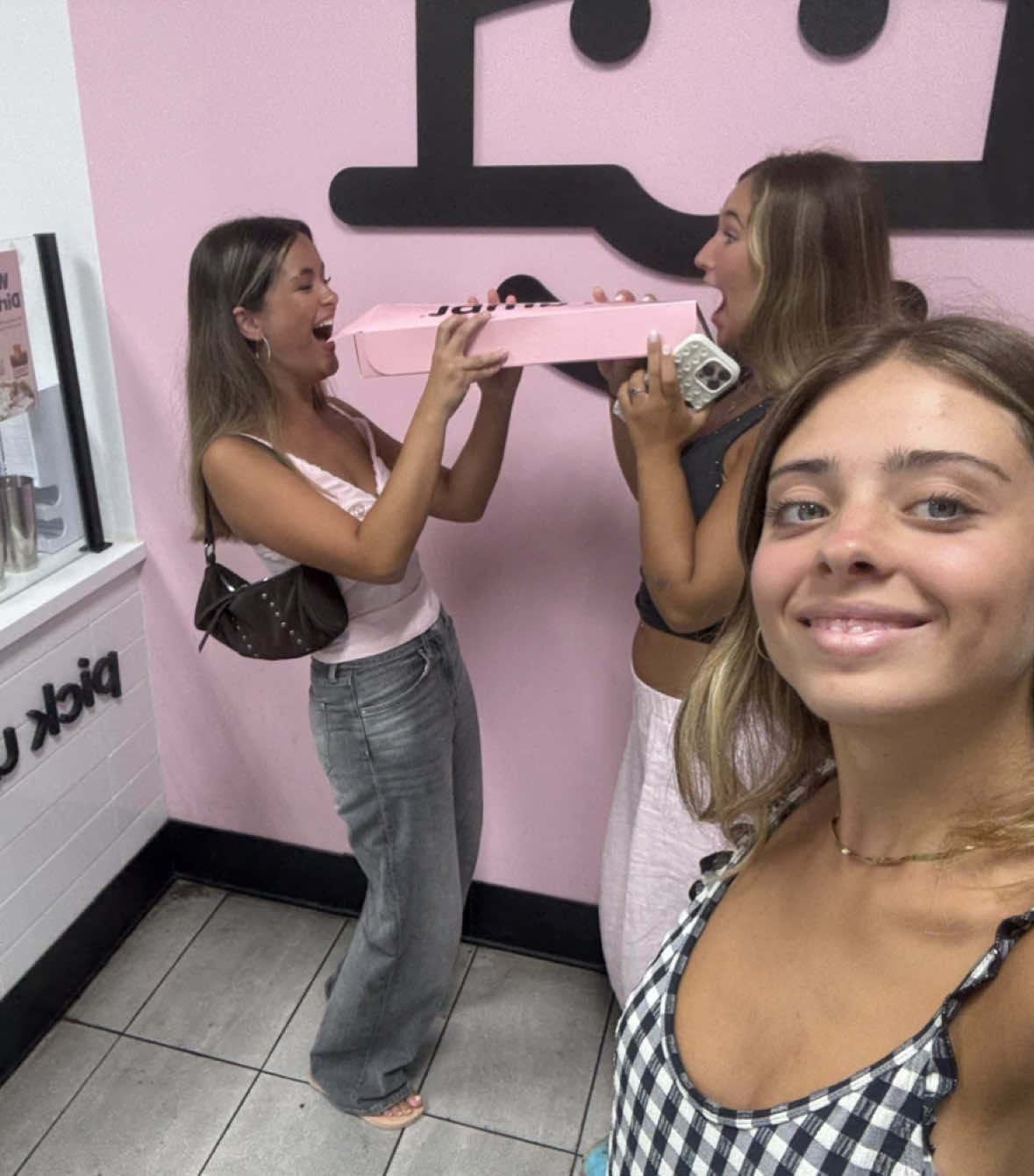 @elen ⋆ ˚❀˖&deg; ⋆