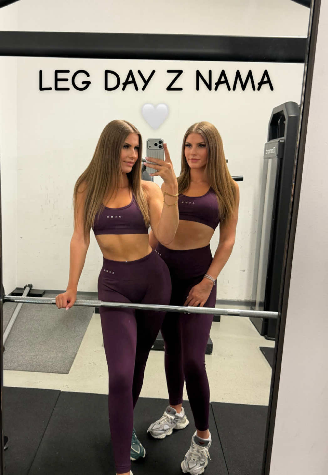 @Dezmaric_twins