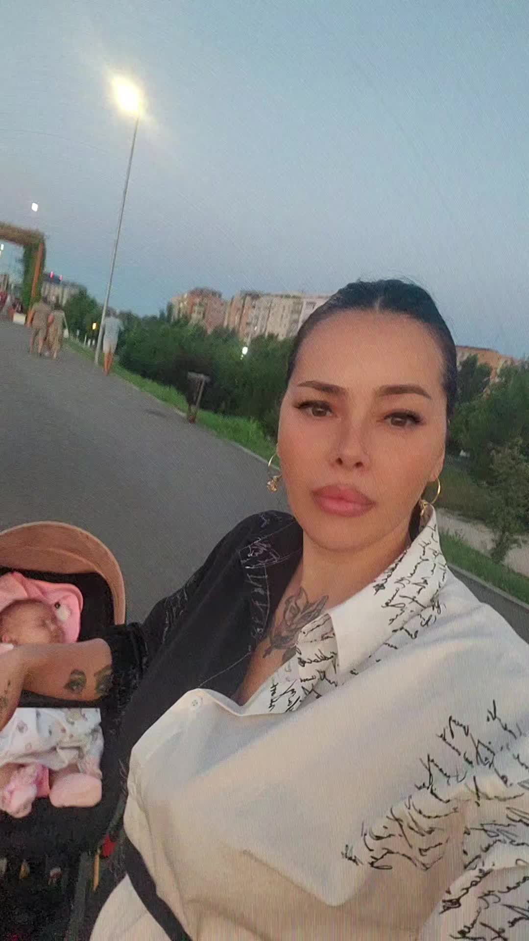 @Romanschy Monica Nikol