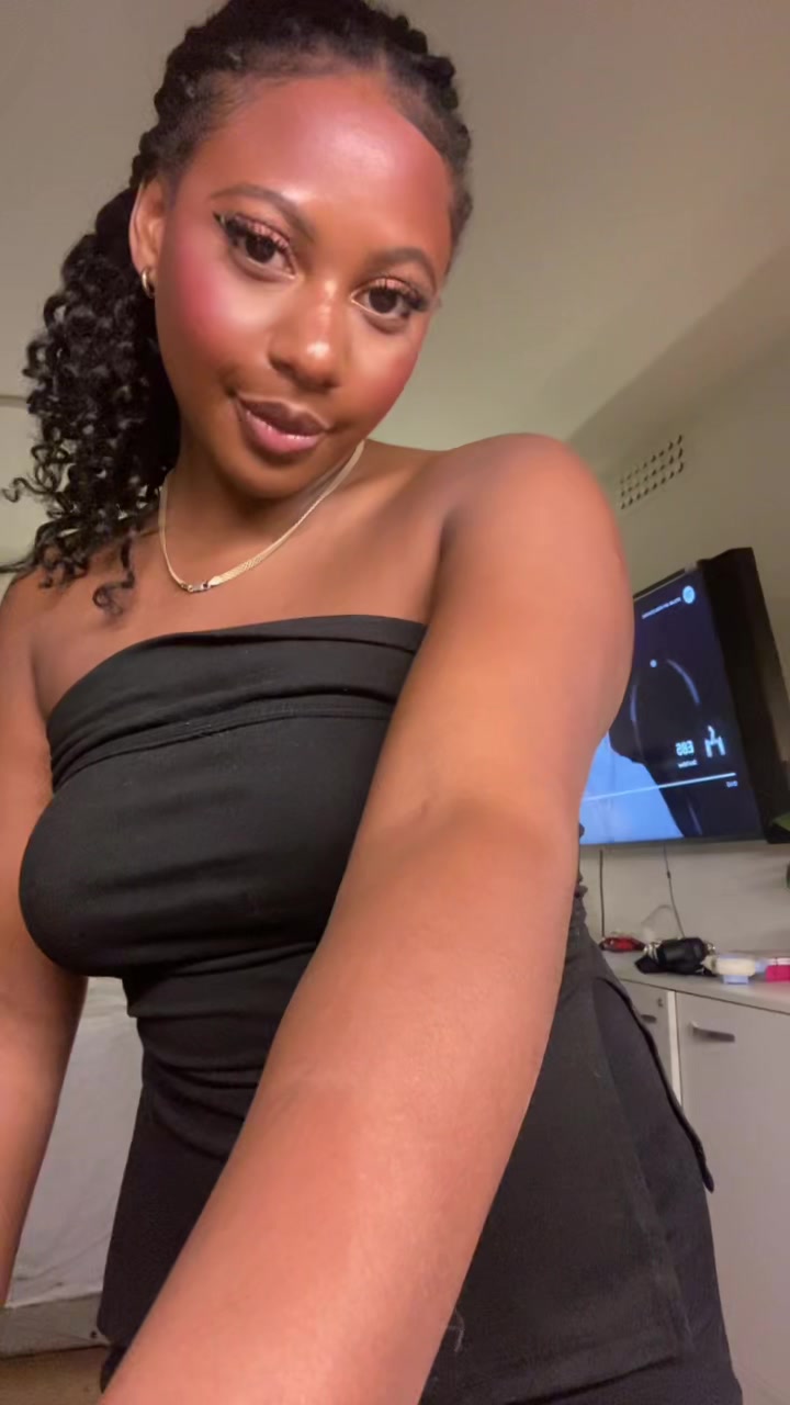 @XOkelly_xo