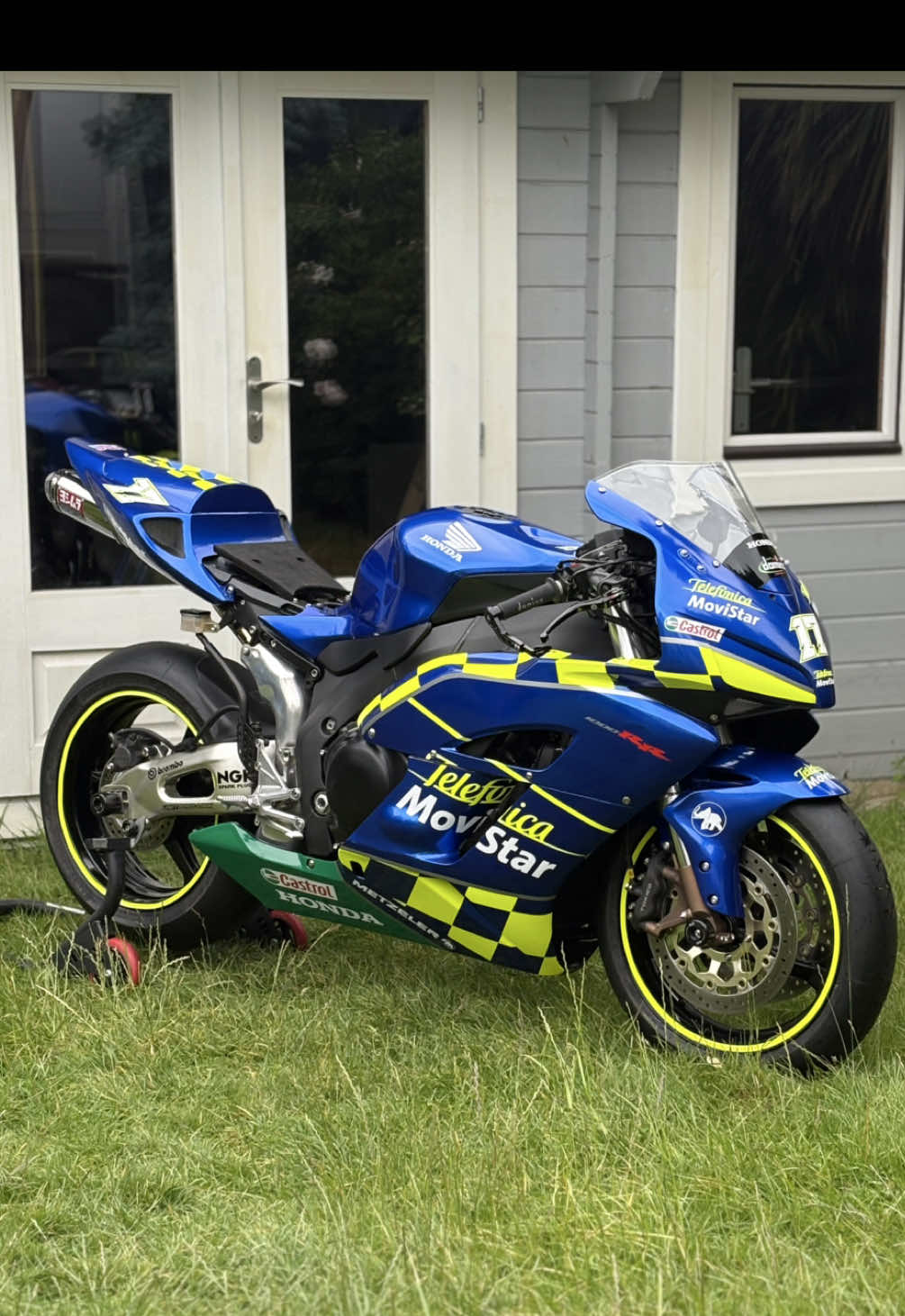 @theraceshackuk