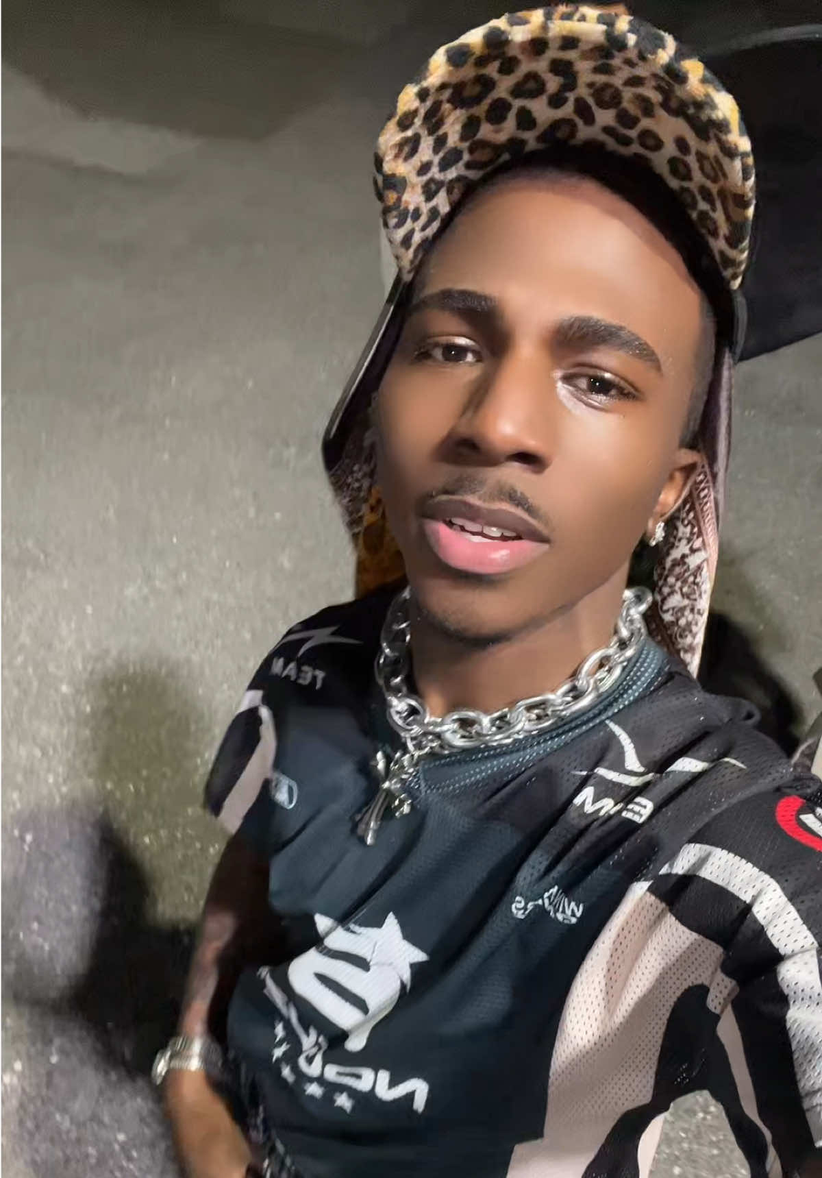 @8