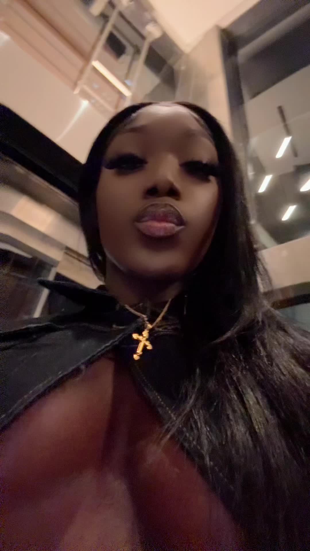 @Queen shit bltch