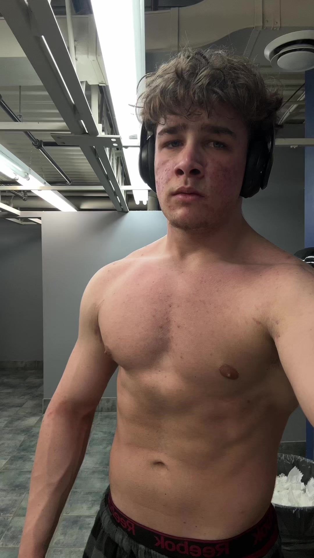 @damien𖣂