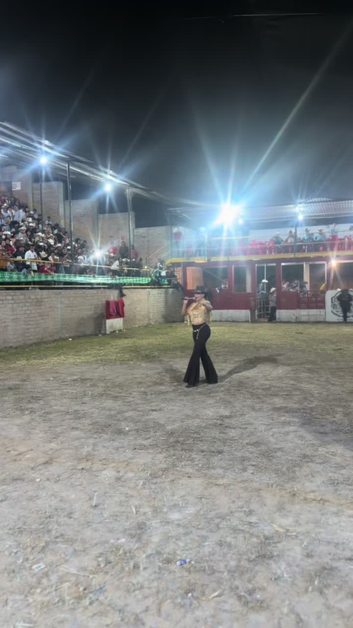 @Alejandra Rubio💄🎤