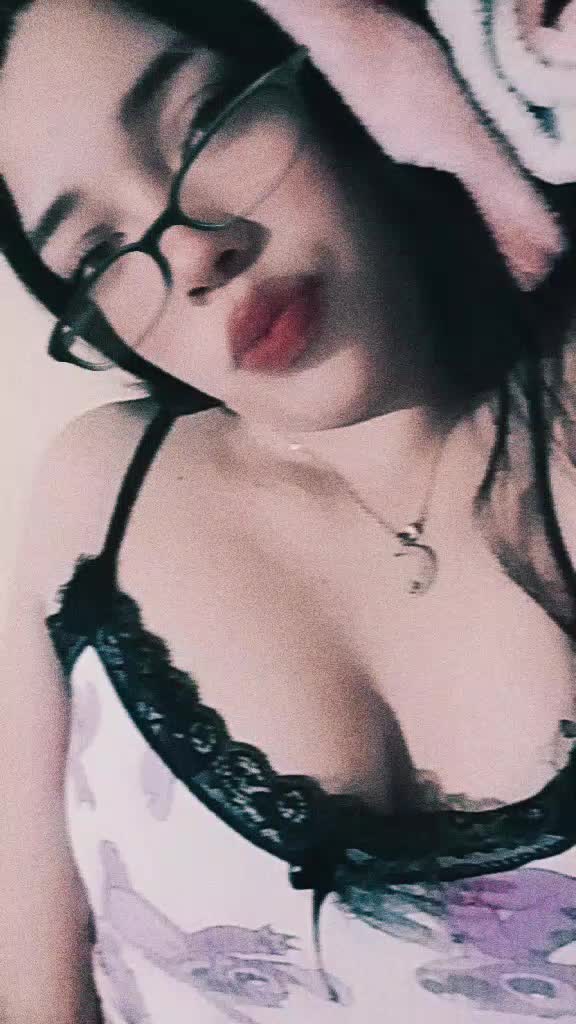 @nazarethflores.@01