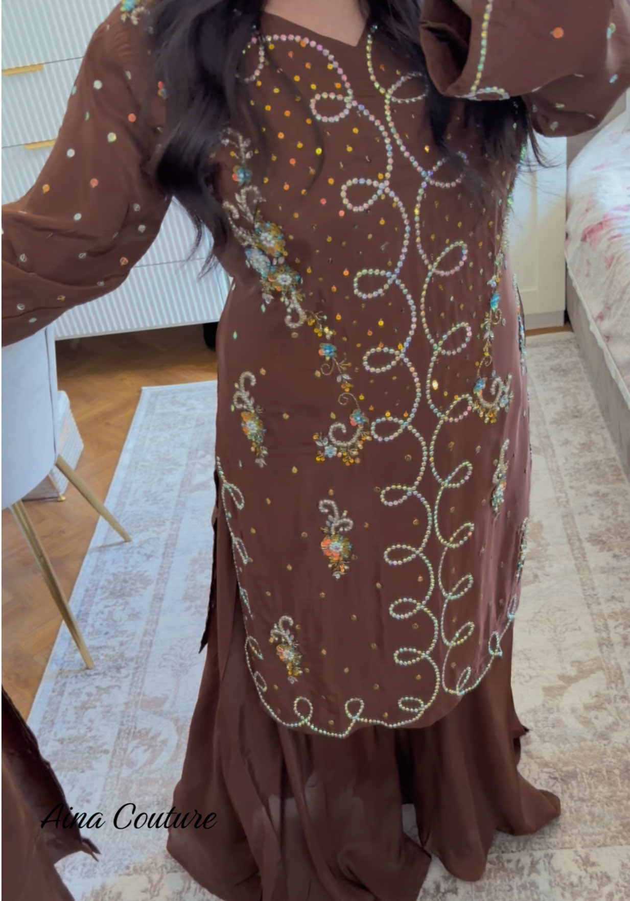 @Aina__couture