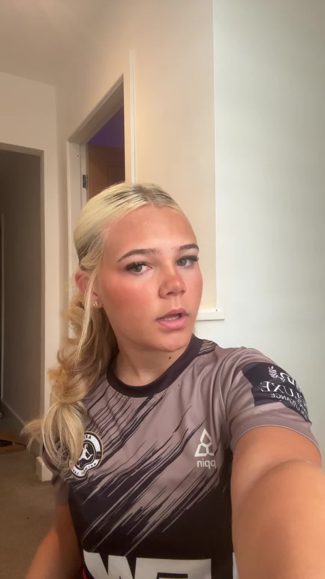 @laceylivex1