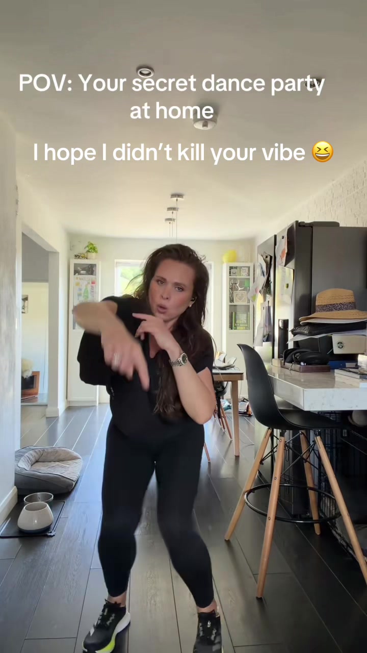 @ElenkaChi