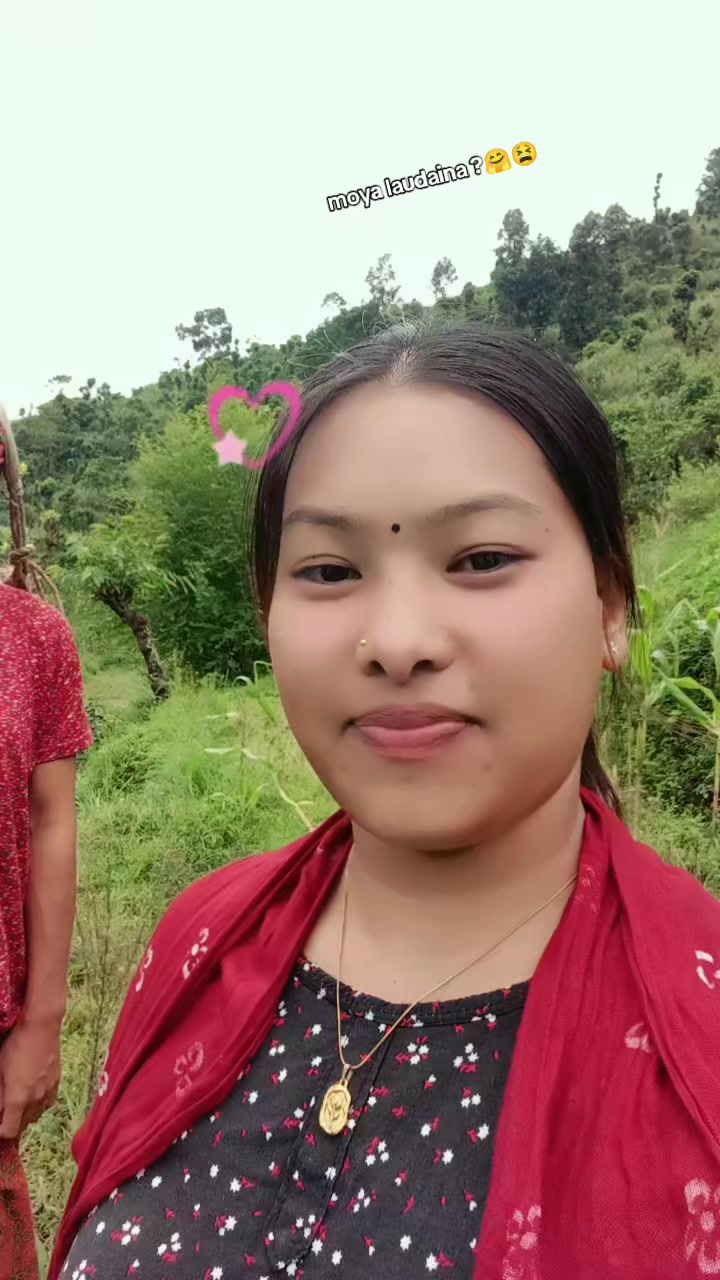 @Miss thapa 💋🤞