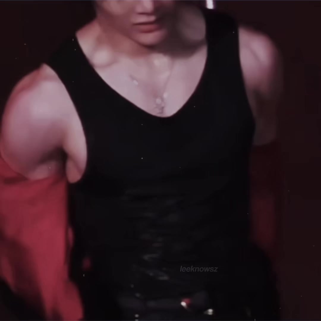 @tleeknowsaurus