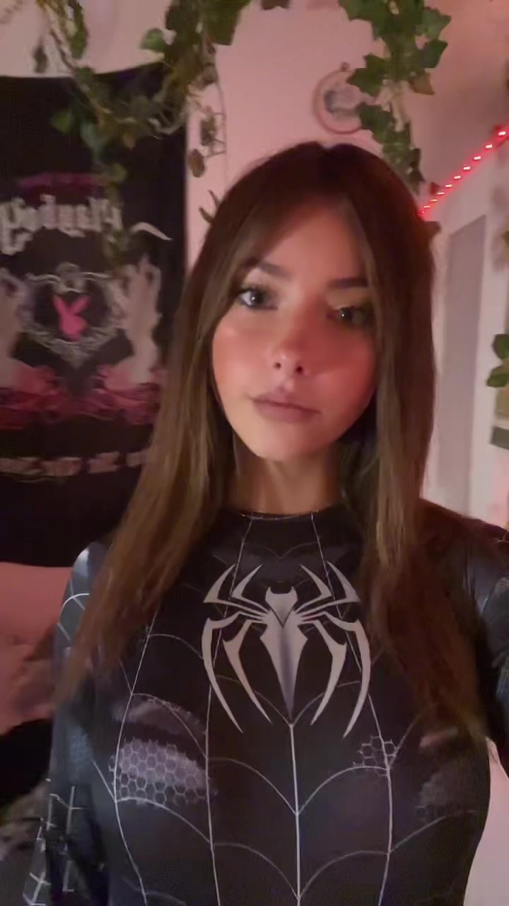 @Ali&eacute;nor 🌺
