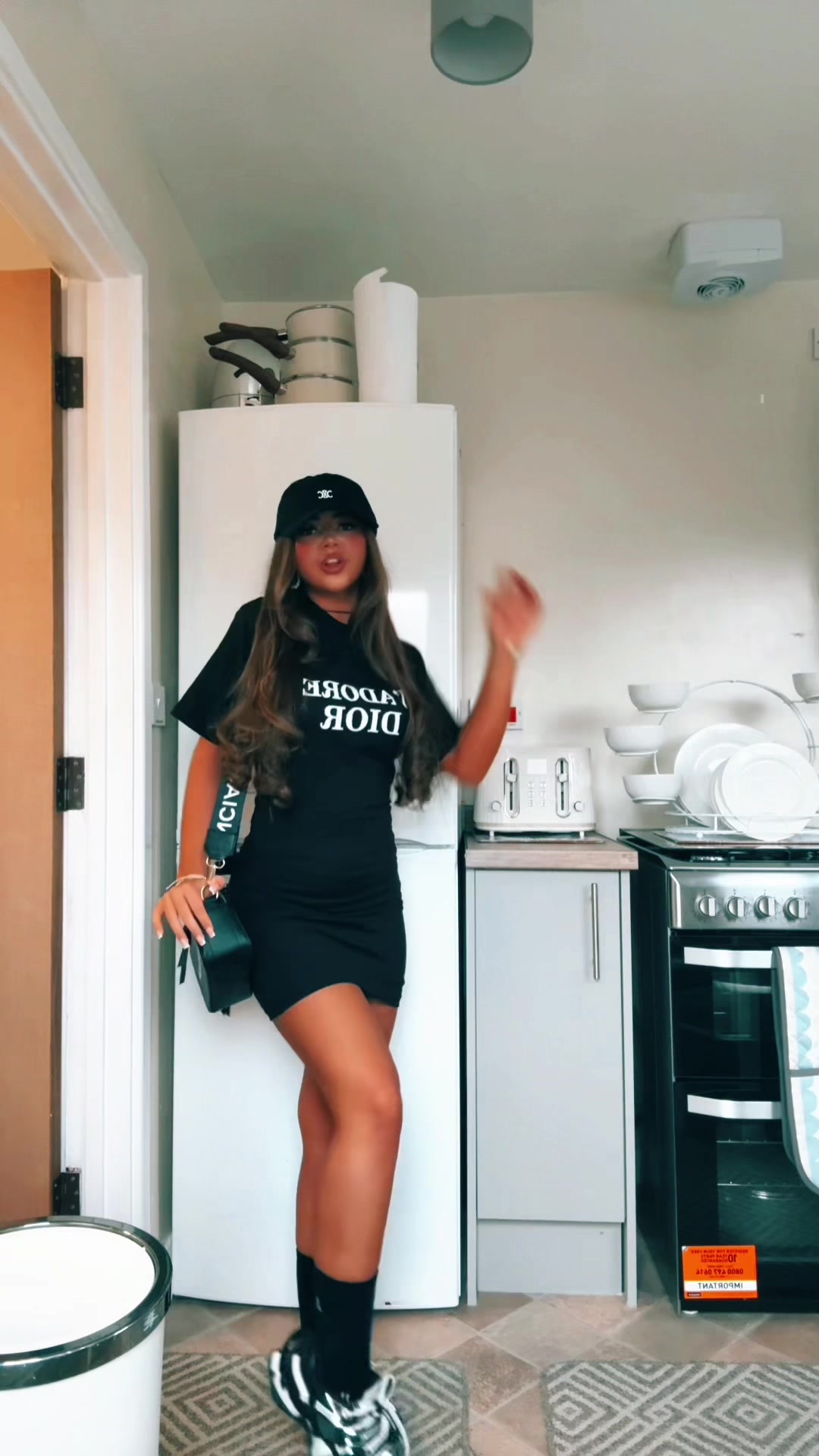 @JosephineLowther_