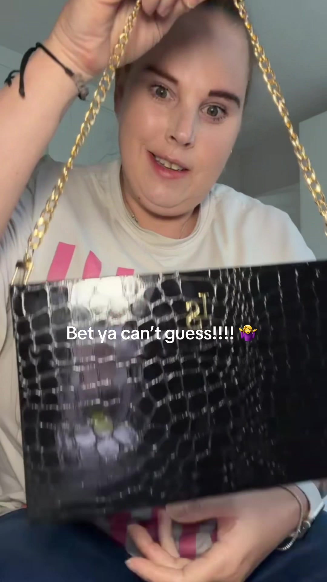@Claire.Szydelko