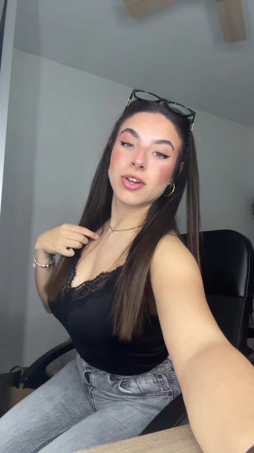 @𝐴𝑟𝑖𝑎𝑑𝑛𝑎 𝐶ℎ𝑖𝑎 🌺