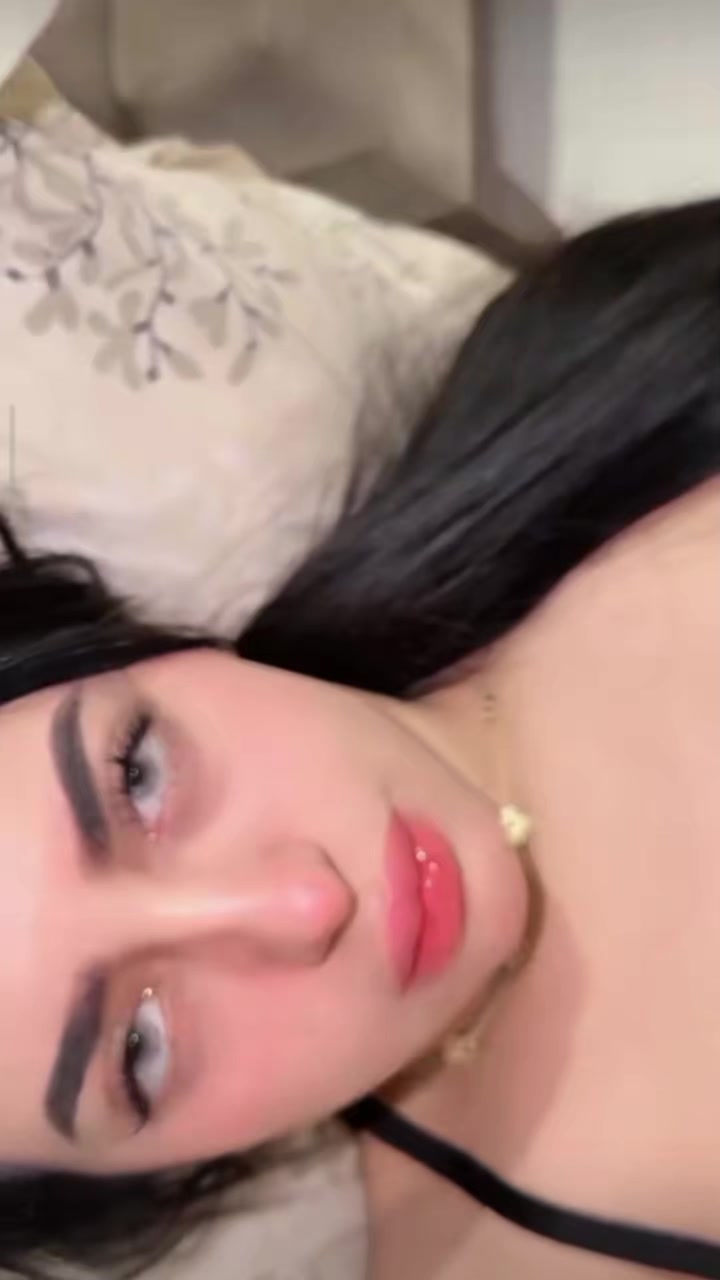 @بنت الحاج🤑👑