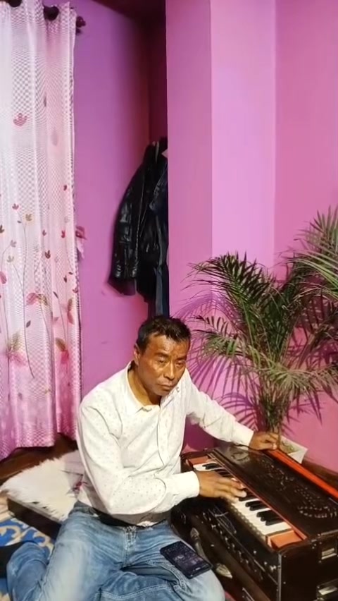 @भक्तलाल श्रेष्ठ